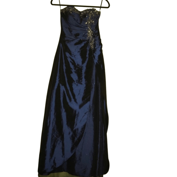 JUMP APPAREL NAVY BLUE WITH JEWEL ACCENT STRAPLESS FORMAL GOWN SIZE 1 / 2 - Picture 1 of 5